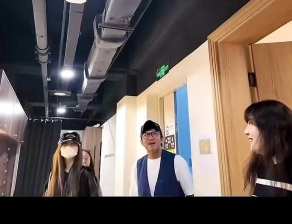 值得投配资 这一抱全网破防！杨颖陈赫后台相拥，邓超眼神太戳人